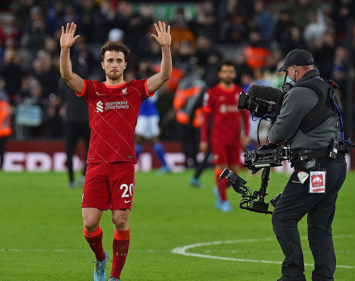 利物浦欧冠强势反弹，纽卡斯尔联客场表现逐步回暖